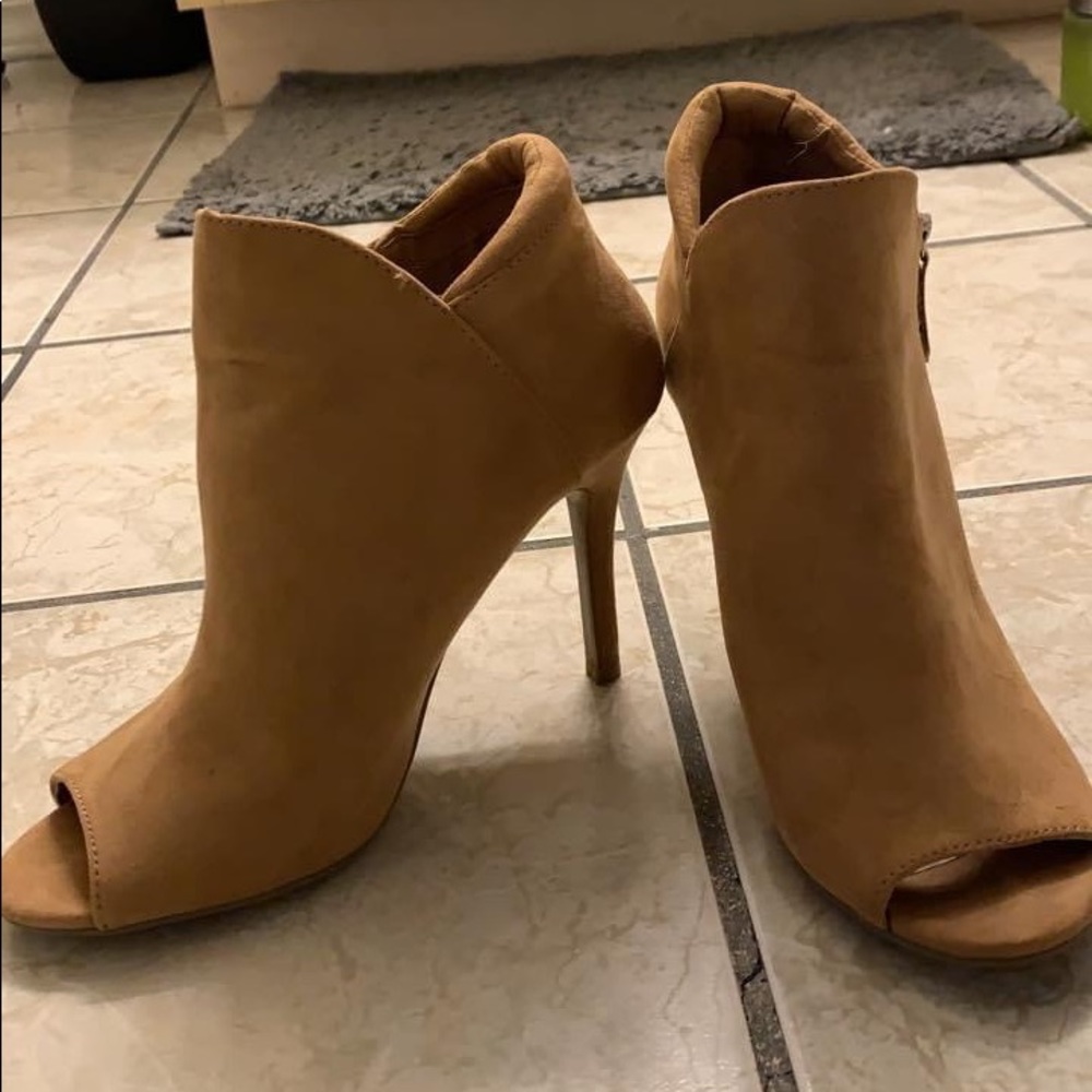 Open toed heels